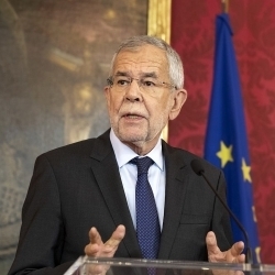 Alexander Van der Bellen